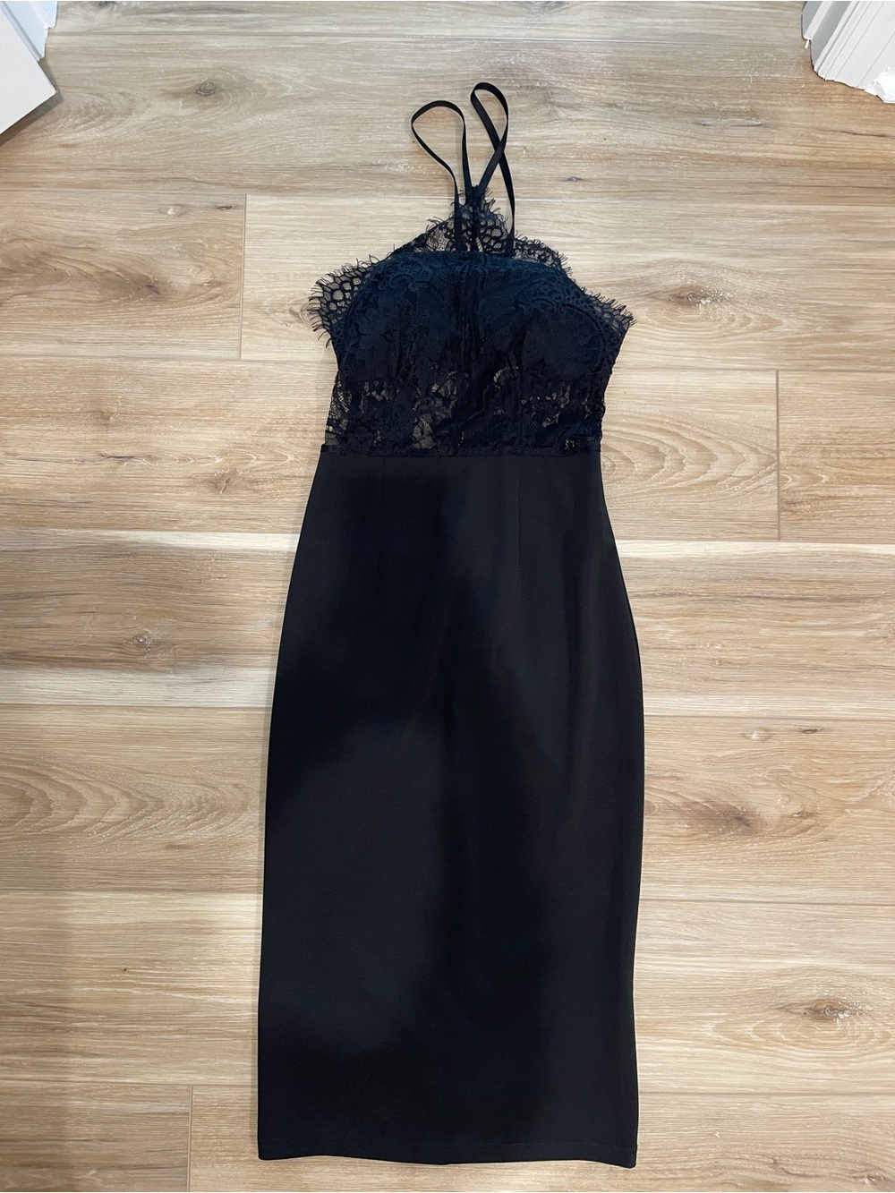 Black Lace Bodice Spaghetti-Strap Midi Dress